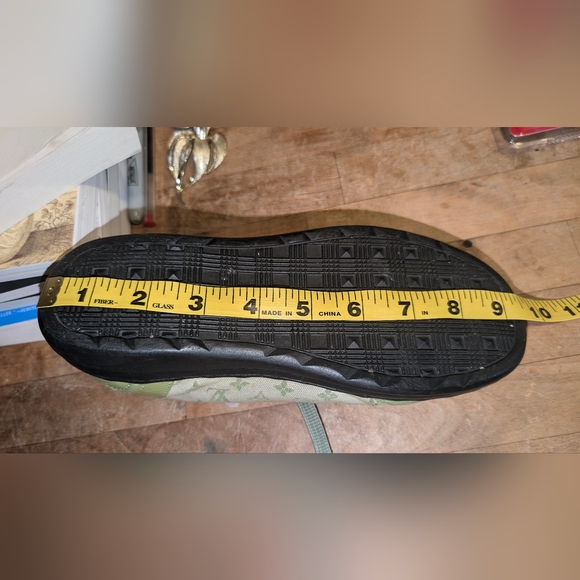 Louis Vuitton Green Shoes Resoled 36.5 COA - Picture 9 of 10